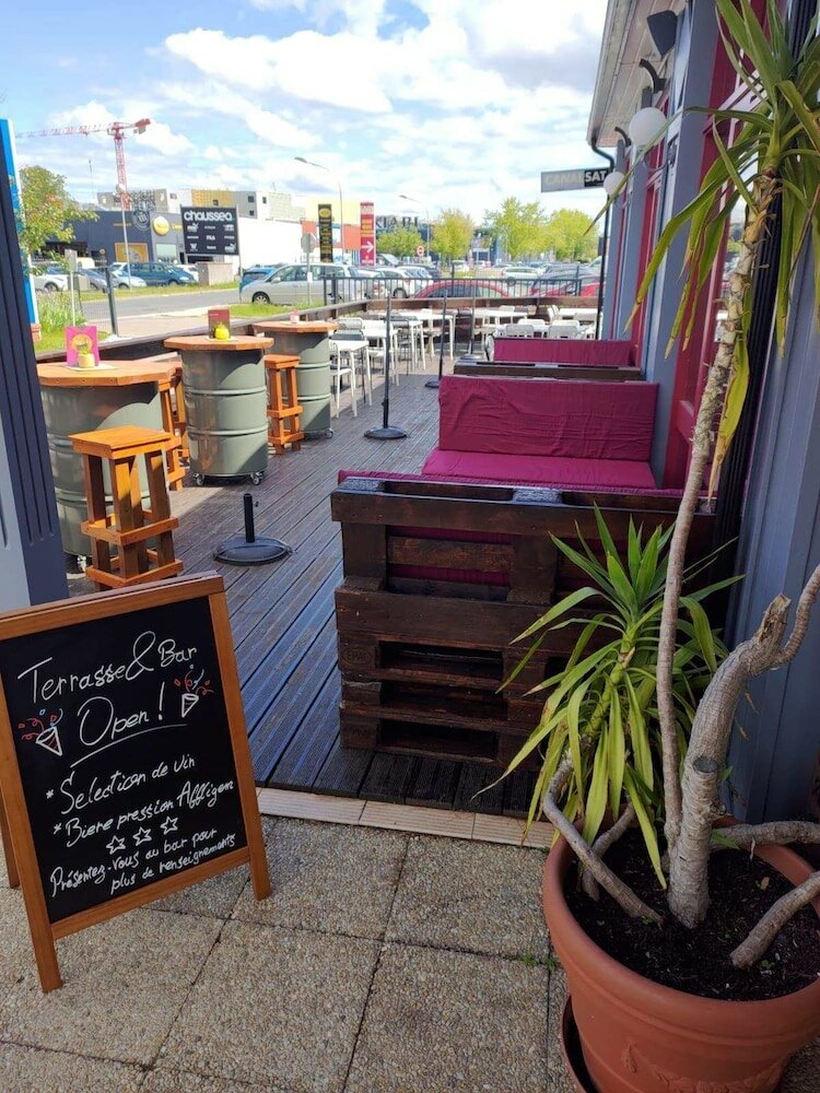 Фото FH Confort Hotel Orléans