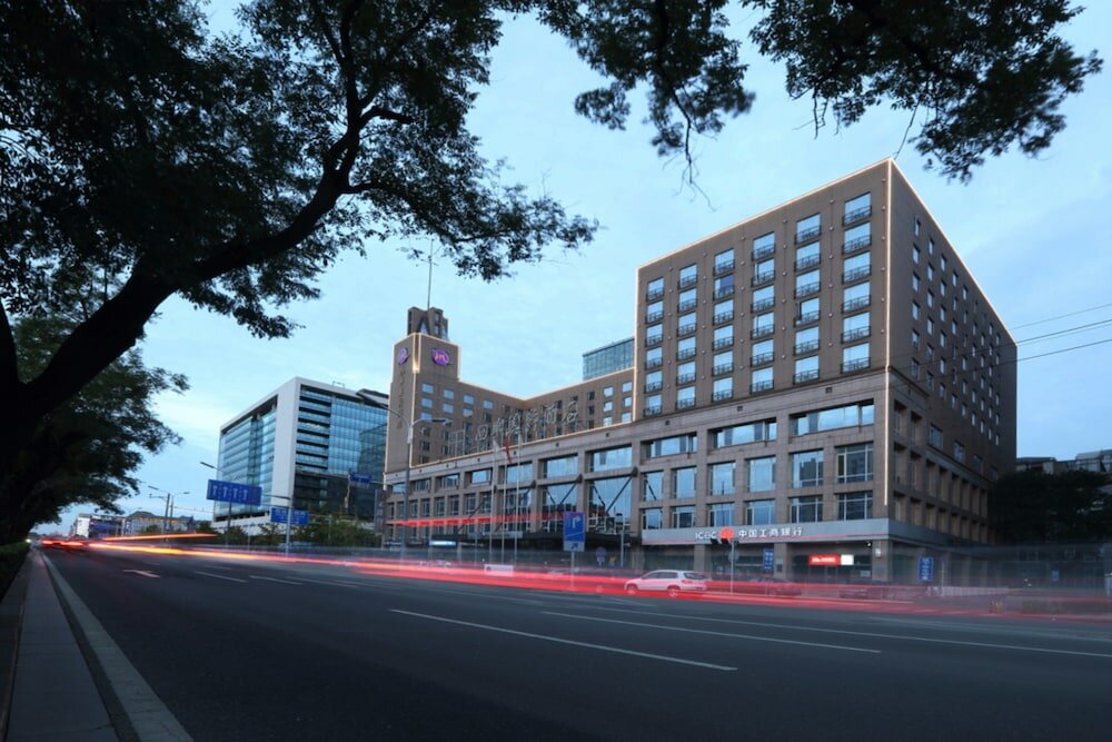 Фото отеля 1