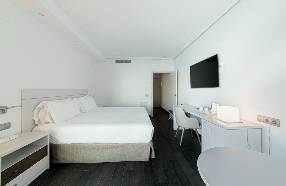 Фото Innside by Melia Alicante Porta Maris