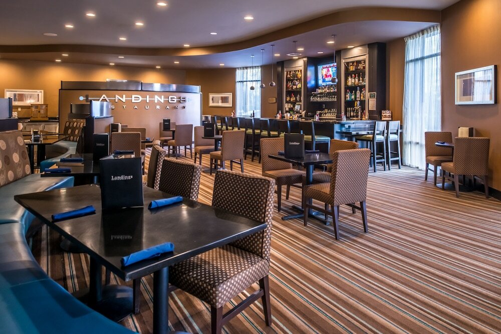 Фото Holiday Inn Ontario Airport, an Ihg Hotel