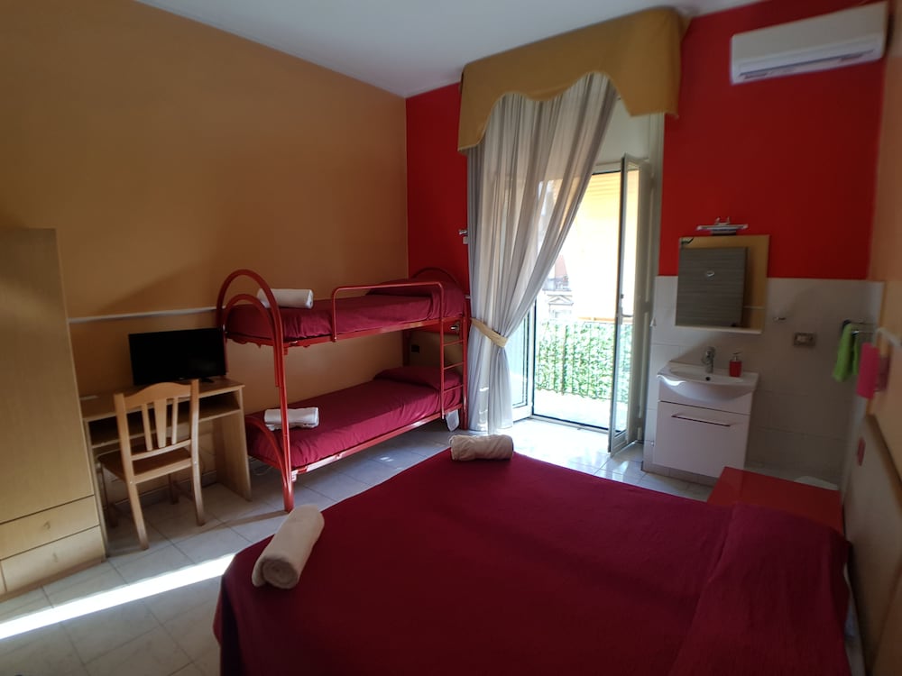 Фото Hotel Ginerva a Napoli