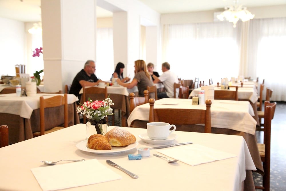 Фото Hotel Moderno