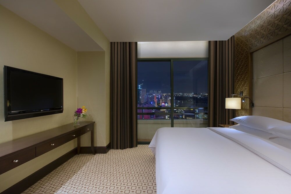 Фото Sheraton Saigon Hotel & Towers