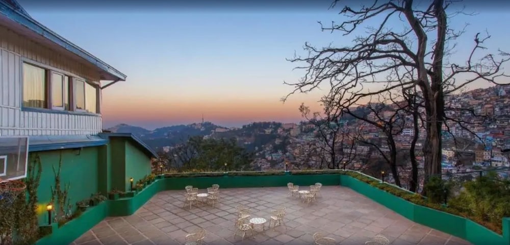 Фото Clarkes hotel, A grand heritage hotel since 1898