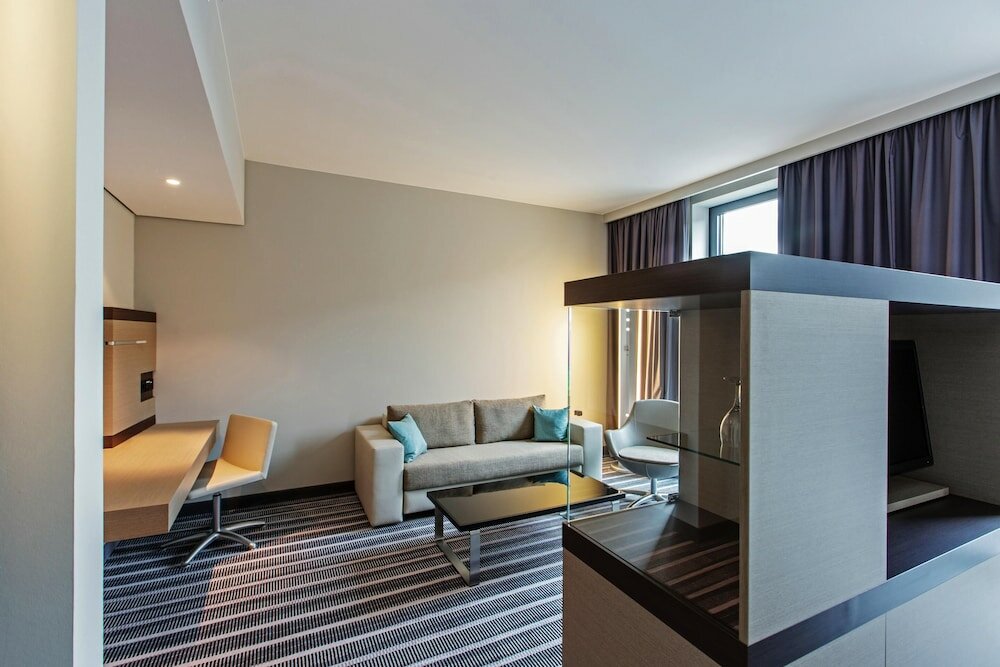 Фото Steigenberger Airport Hotel Berlin