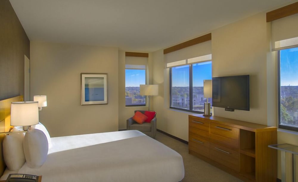 Фото Hyatt Place Charlotte Downtown