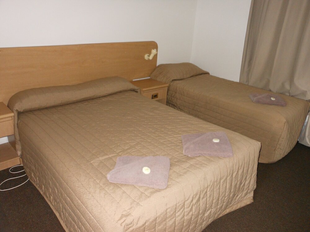 Фото Parkway Motel