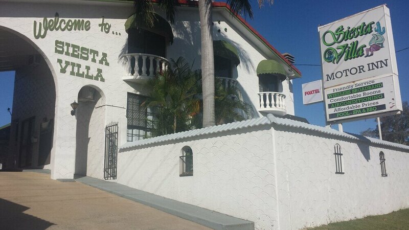 Гостиница Siesta Villa Motor Inn в Гладстоне