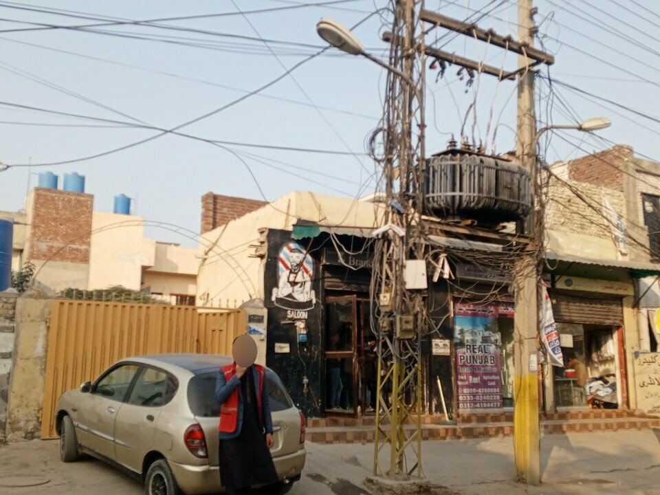 Hairdresser Man cave hair salon, Lahore, photo