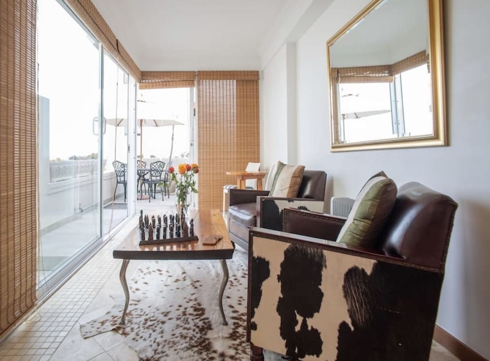 Фото Bantry Beach Luxury Suites