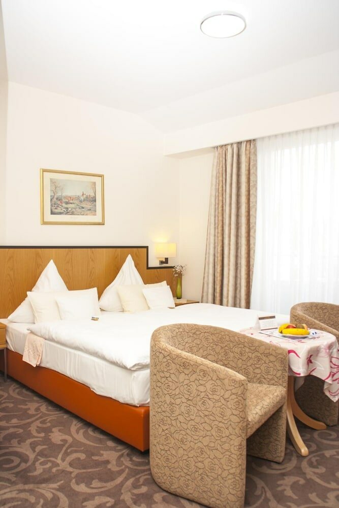 Фото Hotel Haus Berlin