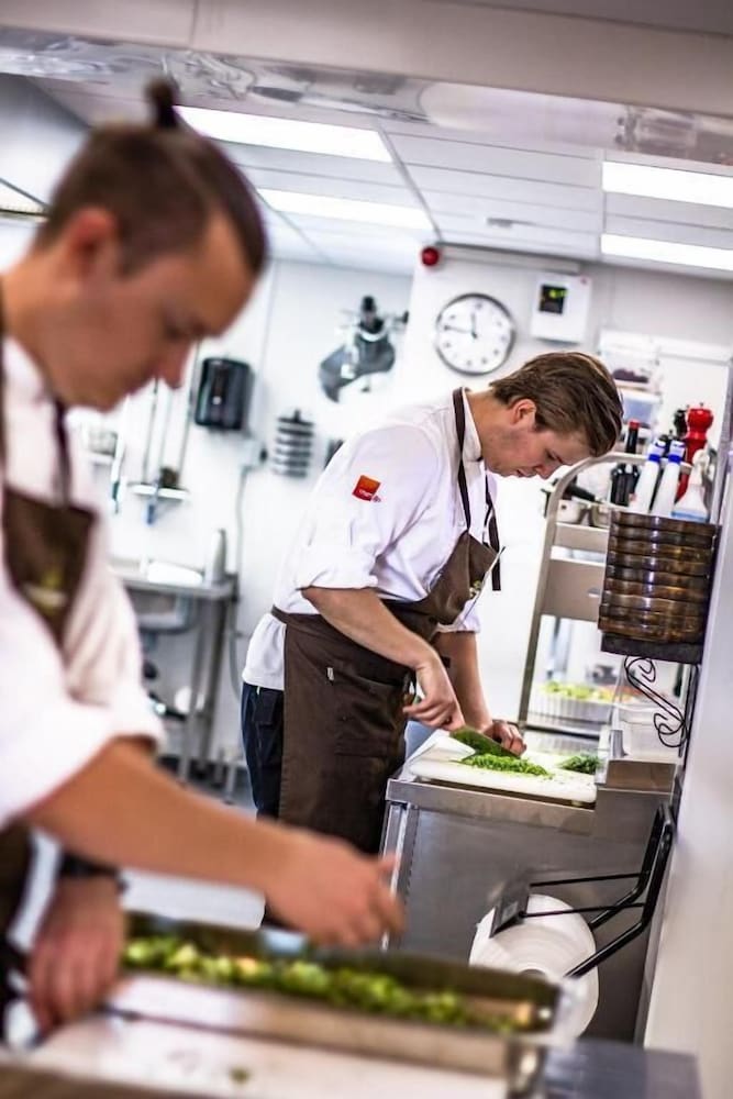 Фото Hotell Hehrne