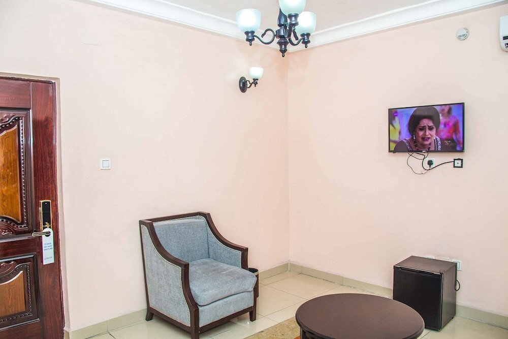 Фото Royal Crest Hotel & Suites