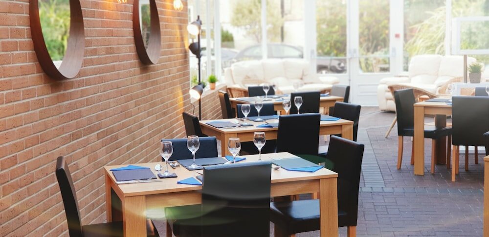 Фото Eyre Court Hotel