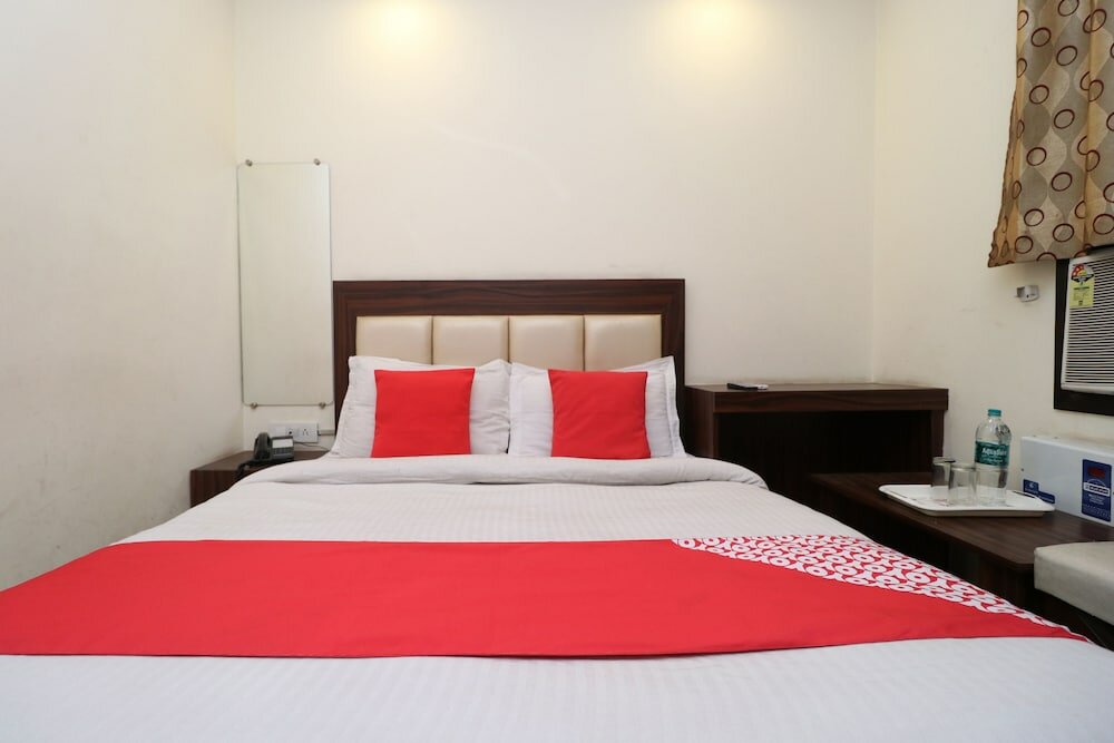 Фото Oyo 28646 Hotel Golden Heart