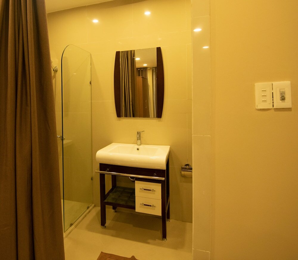 Фото Vic House Hotel