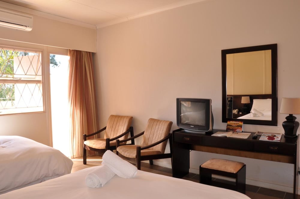 Фото Happy Valley Hotel Ezulwini