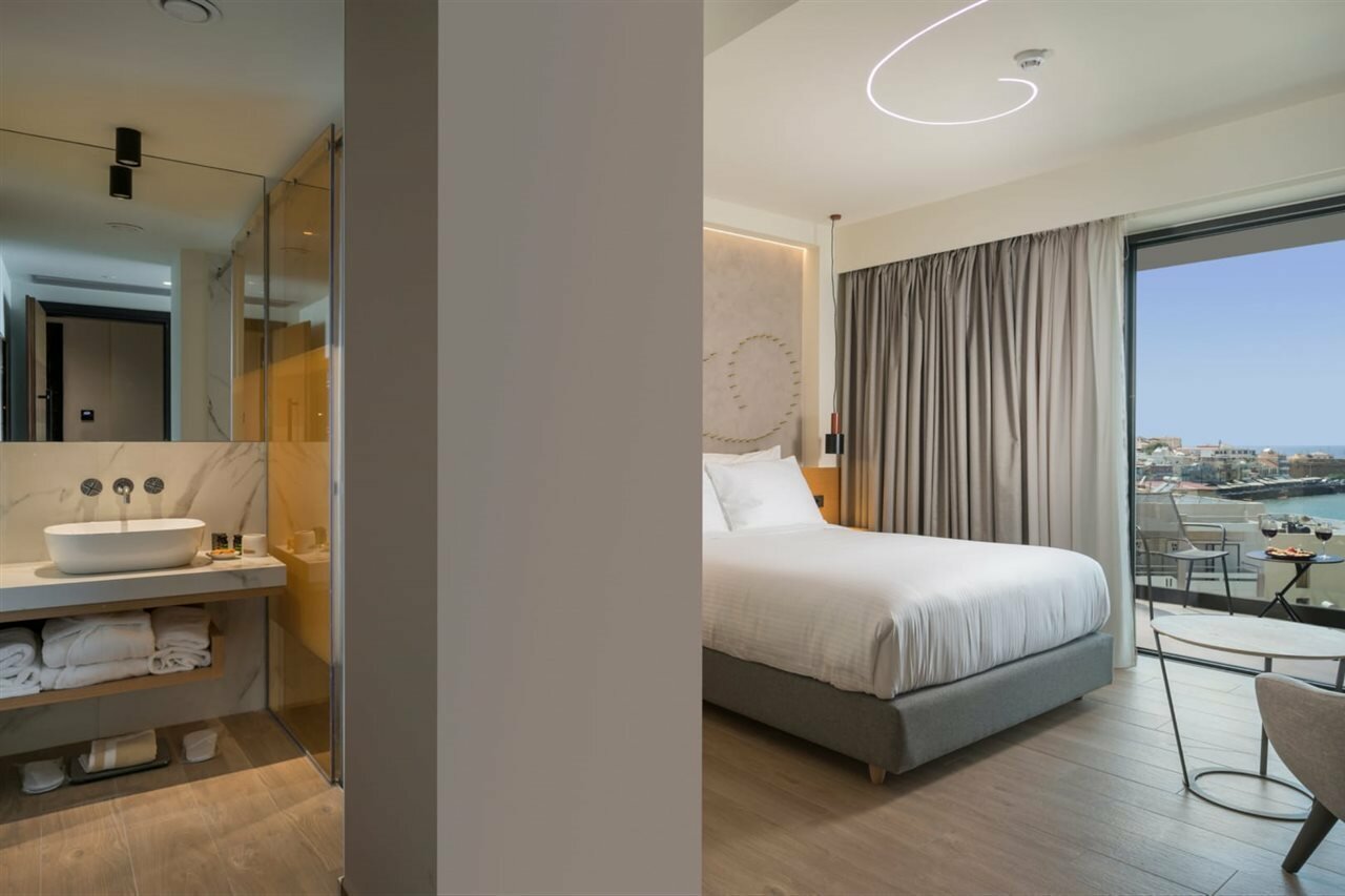 Фото Hyperion City Hotel