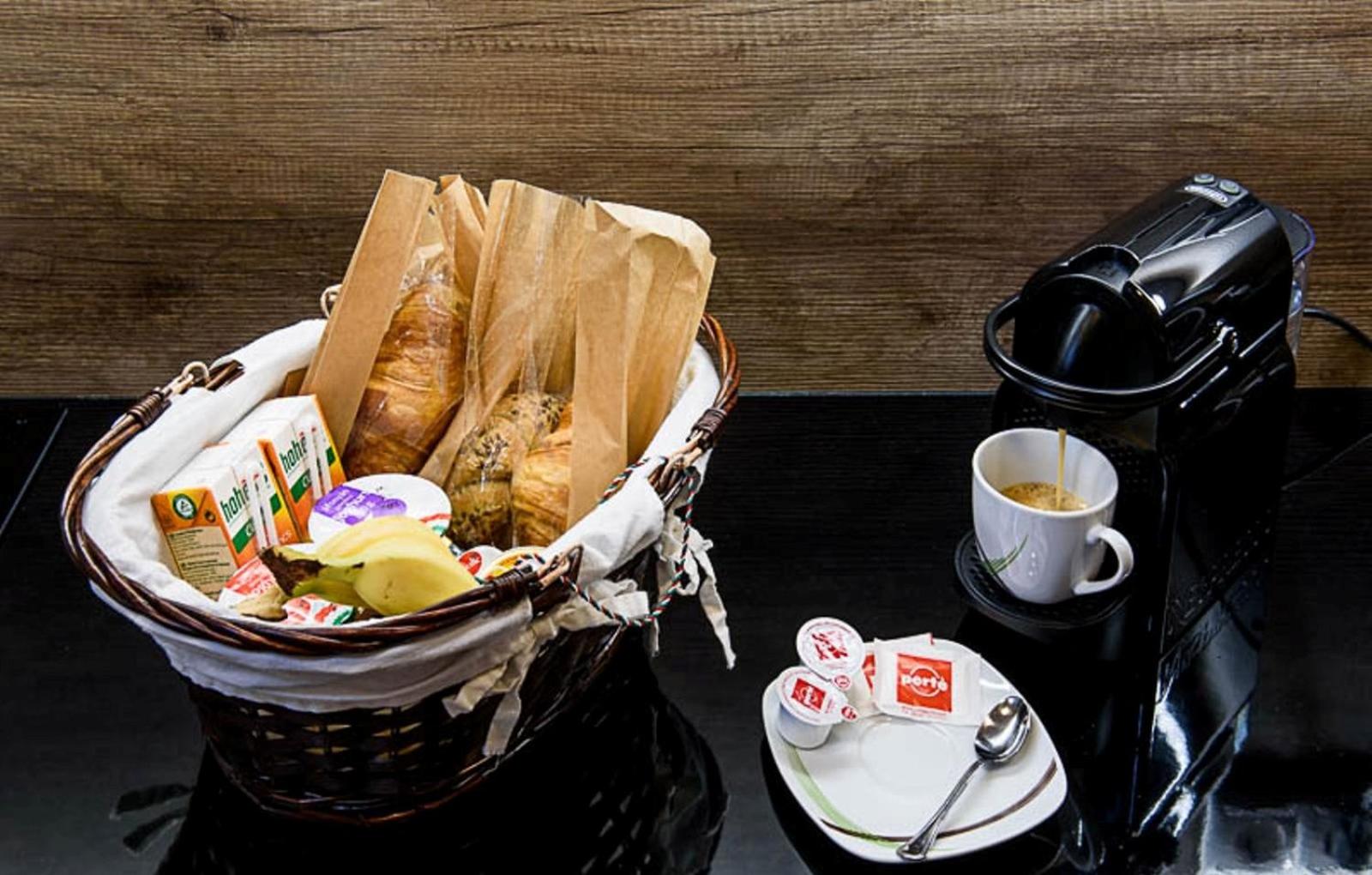 Фото Karoly Corner Residences