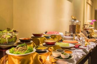 Фото Adhi Jaya Hotel