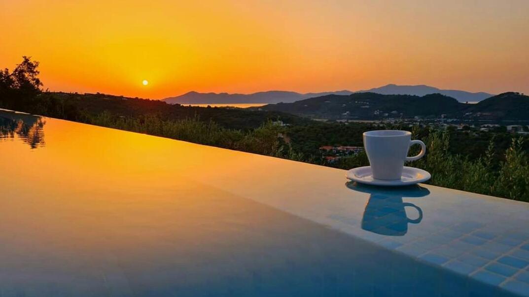 Фото Skiathos Garden Cottages