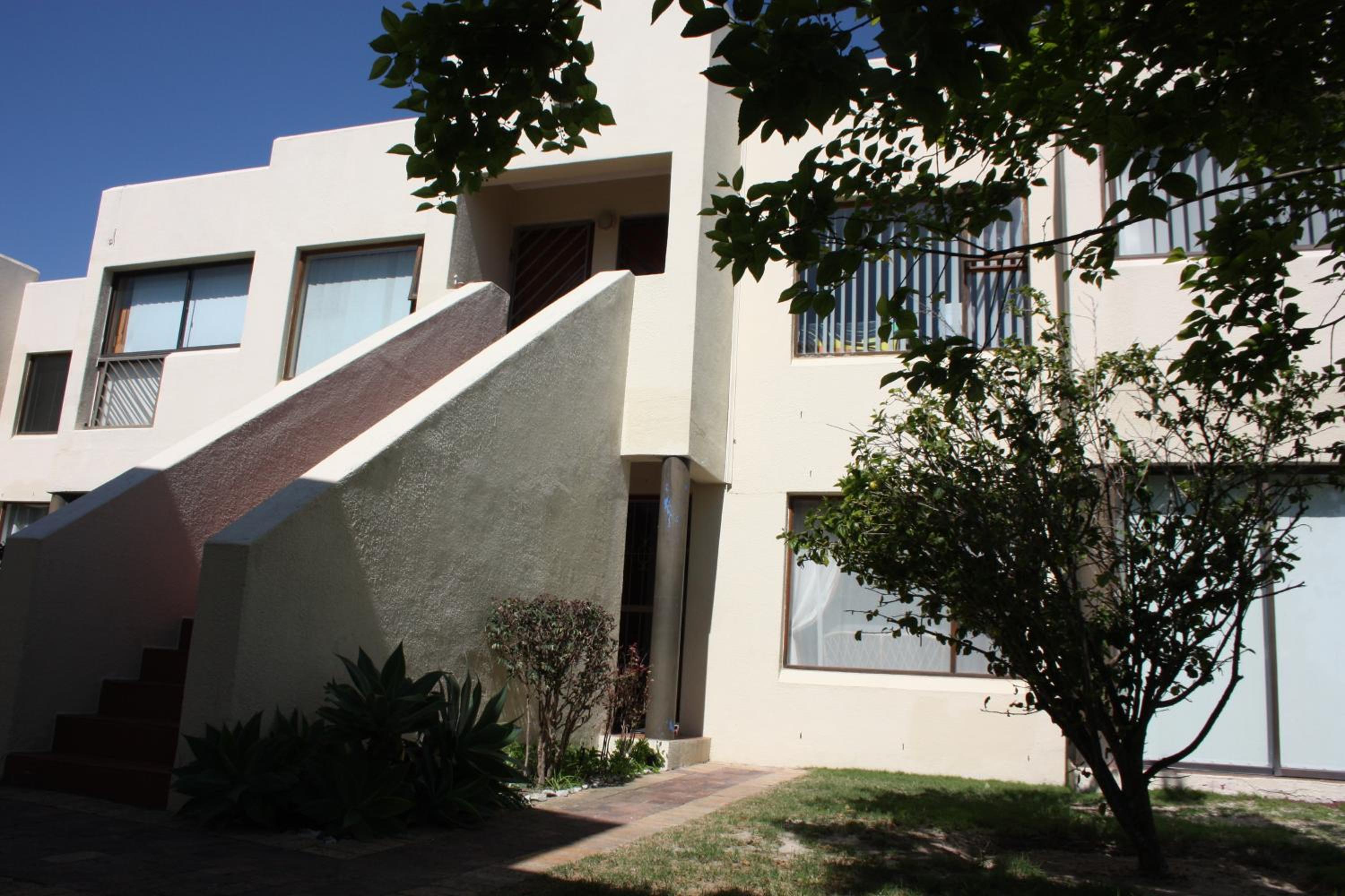 Фото Amies Self-catering Apartments