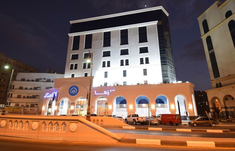 Гостиница Zaha Hotel в Медине