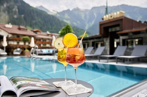 Гостиница Hotel Neue Post в Майрхофене