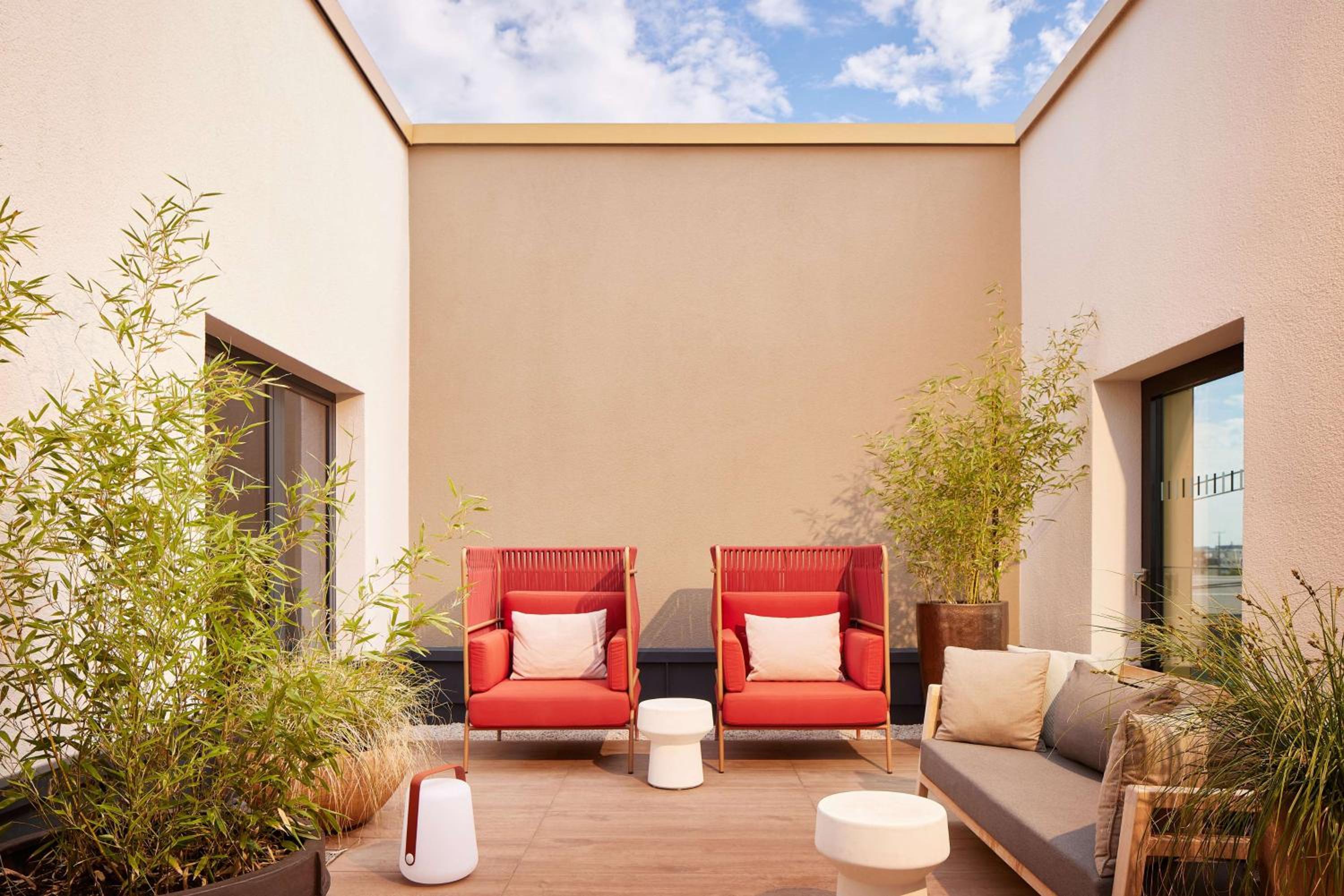 Фото Adina Apartment Hotel Dusseldorf