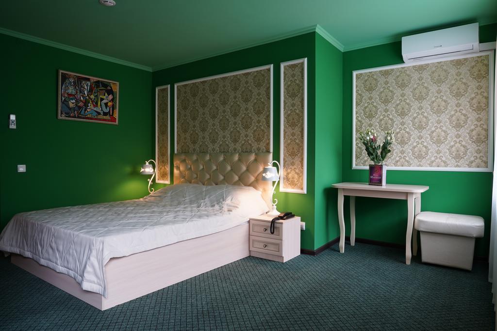 Фото Макхолл