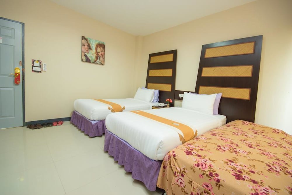 Фото The Corner Hotel - Adults Only