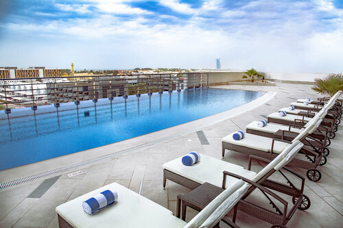 Гостиница Staybridge Suites Dubai Internet City в Дубае