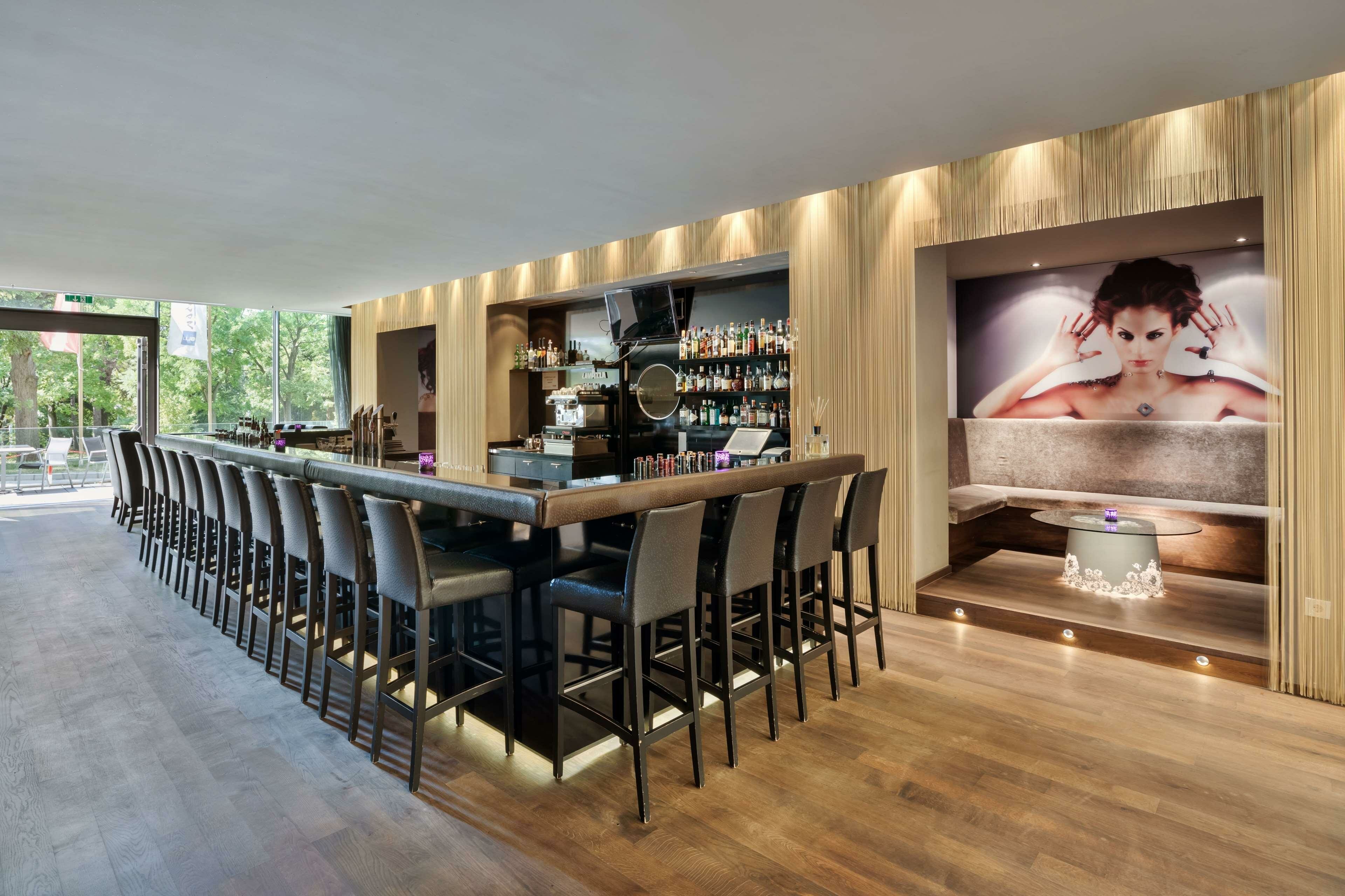 Фото DoubleTree by Hilton Vienna Schonbrunn