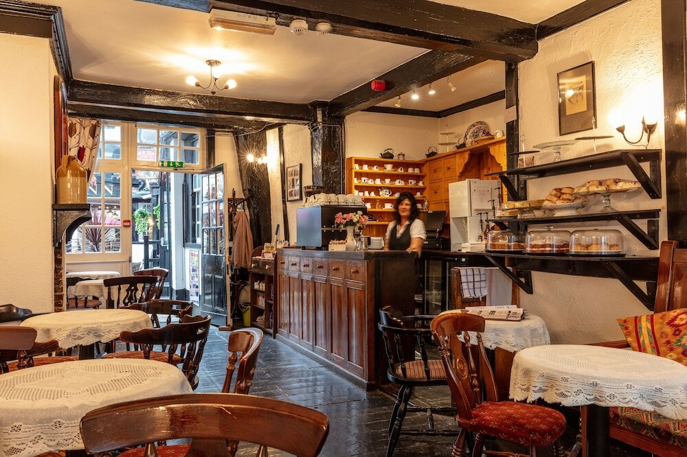 Фото The New Inn by Roomsbooked