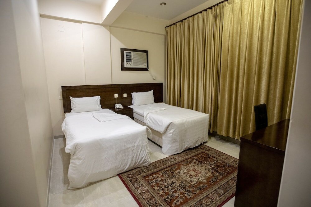 Фото Al Raha Hotel Suites