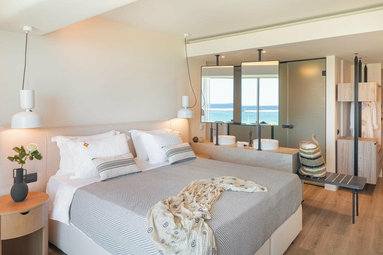Фото Erato Seaside Hotel
