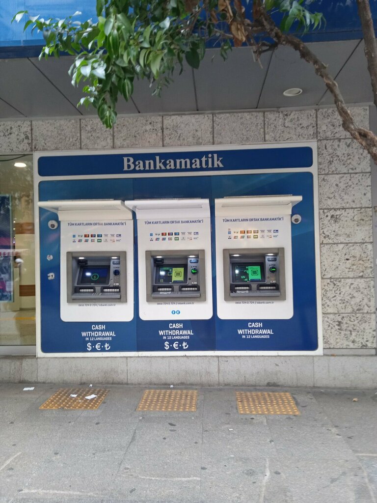 آلة صرف النقود الأوتوماتيكية Turkey Is Bank ATM ، اسطنبول، صورة