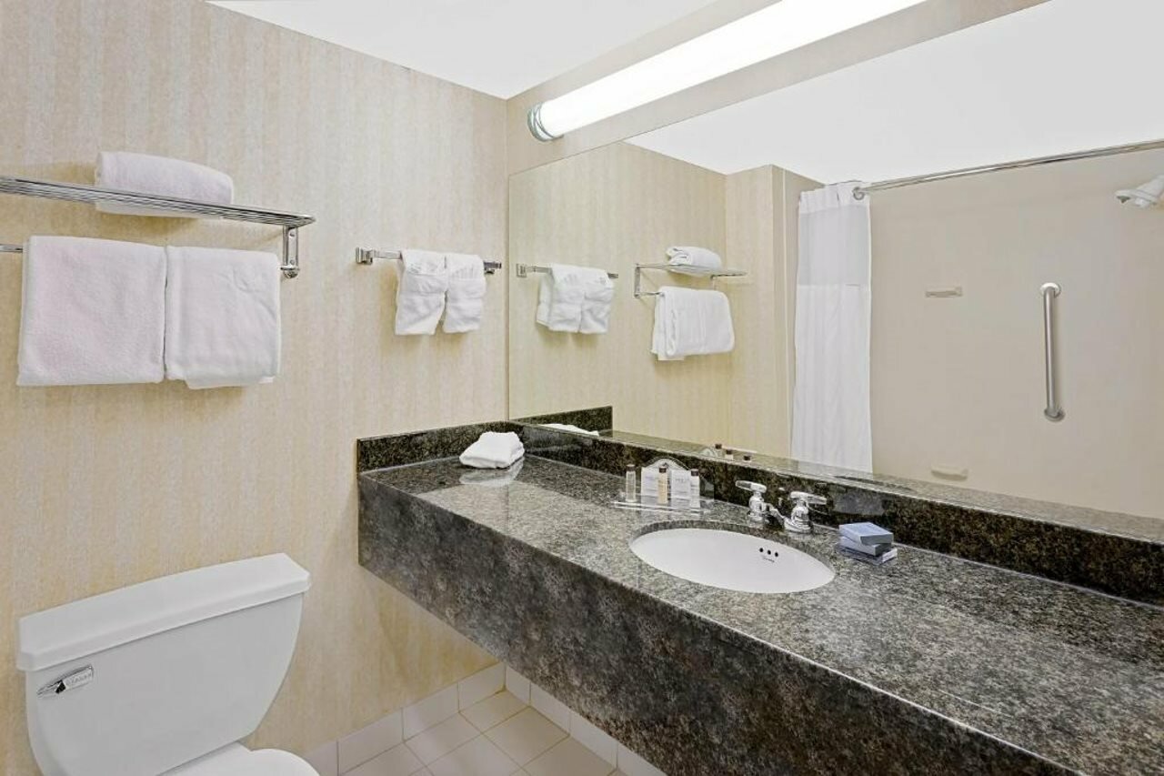 Фото Comfort Inn & Suites Arlington Heights - Schaumburg