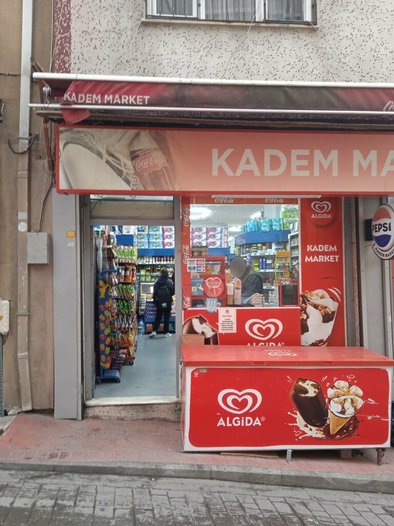Grocery Kadee Market, Istanbul, photo