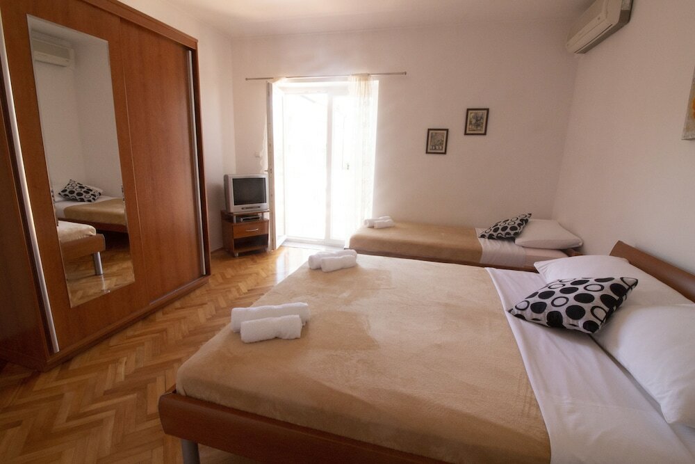 Фото Studios & Rooms Fiesta