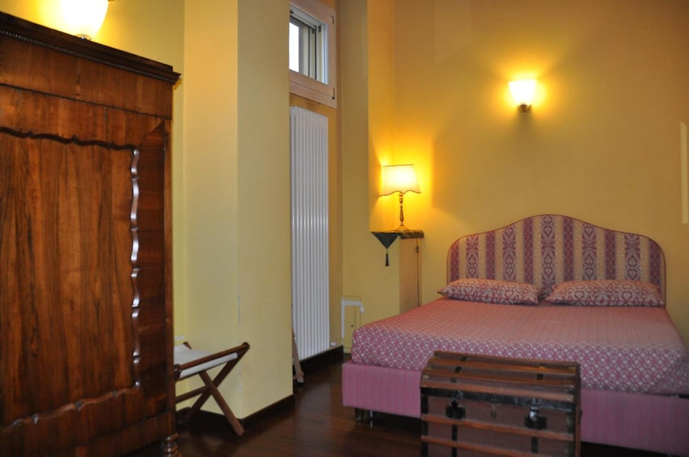 Фото Piazza Nova Guest House