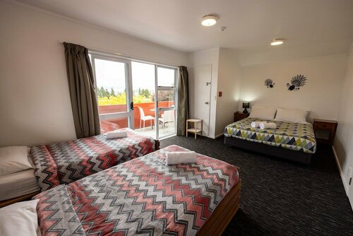 Гостиница Haka Lodge Taupo в Таупо