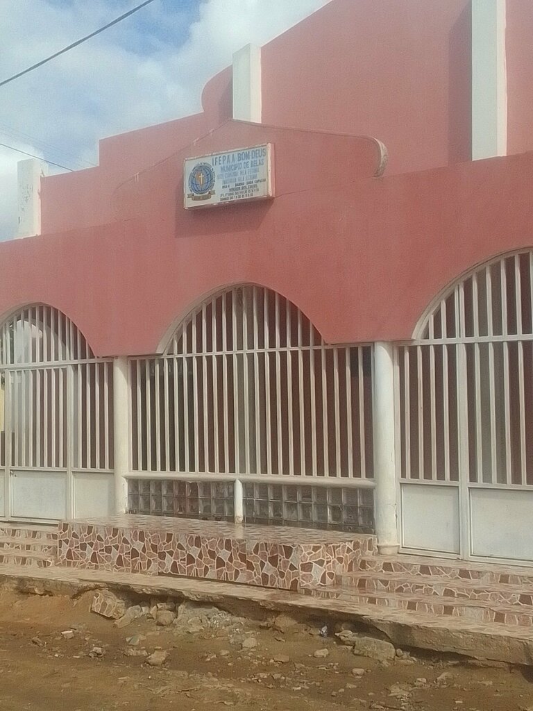 Protestant church Igreja Bom Deus, Loanda, photo