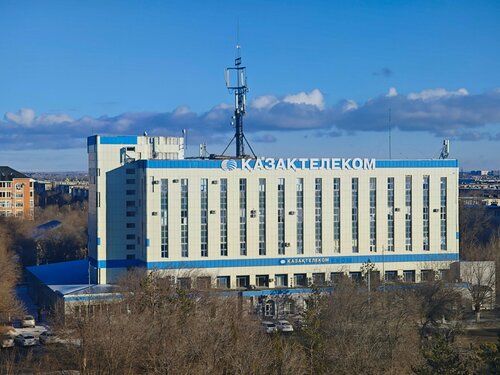 Қызды ұйықтатып, шешіндірді