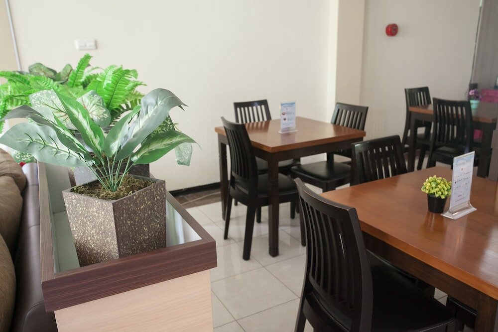 Фото RedDoorz @ Rampal