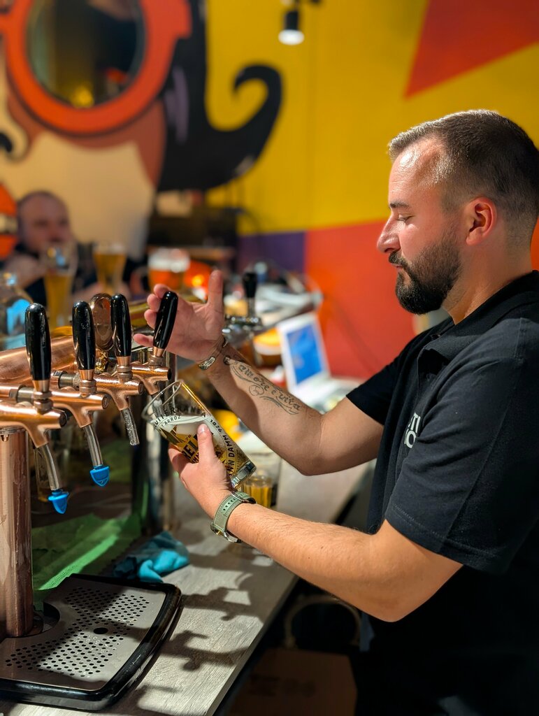 Bar, pub Still Young Bar, Batumi, photo