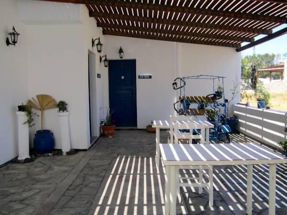 Фото Santorini Breeze