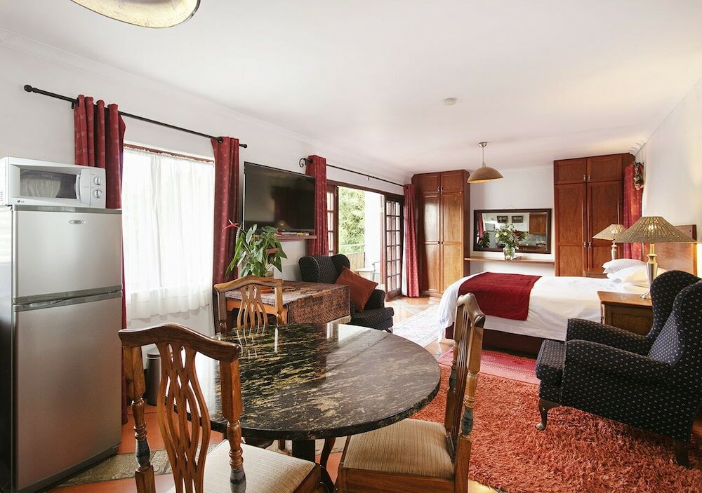 Фото Waterkloof Apartments