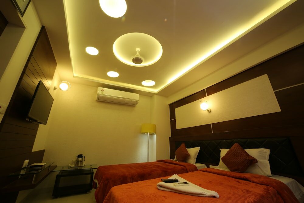 Фото Hotel Grandpragati