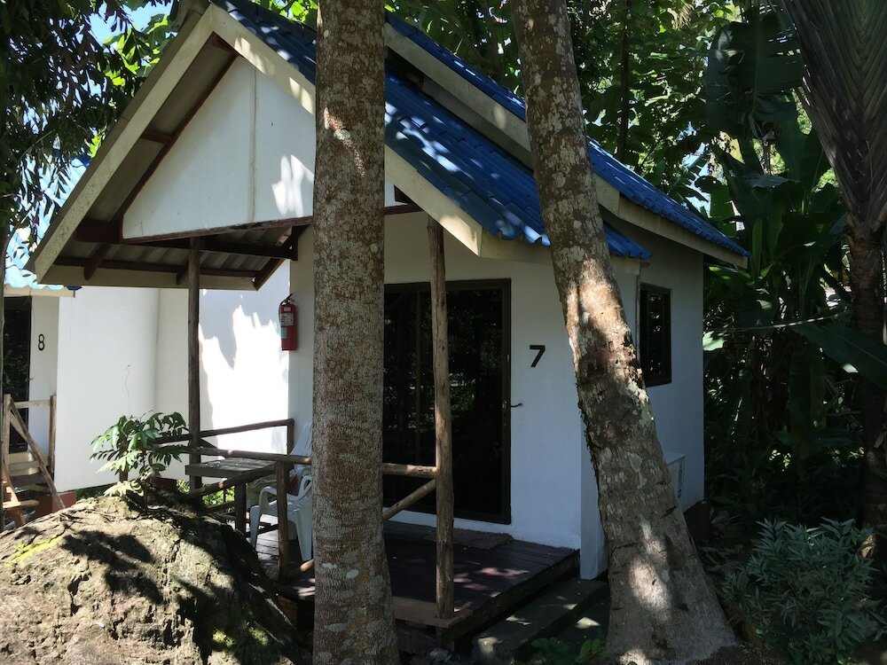 Фото Lonely Beach Pool Resort